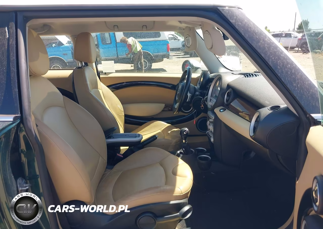 2010 Mini Cooper S VIN:WMWMF7C54ATZ71421 - 5