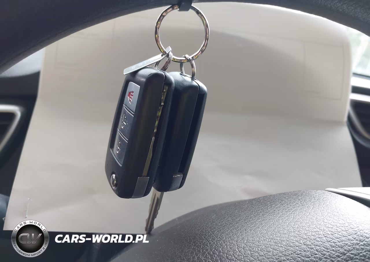 2015 Nissan Rogue S VIN:KNMAT2MV3FP582303 - 11
