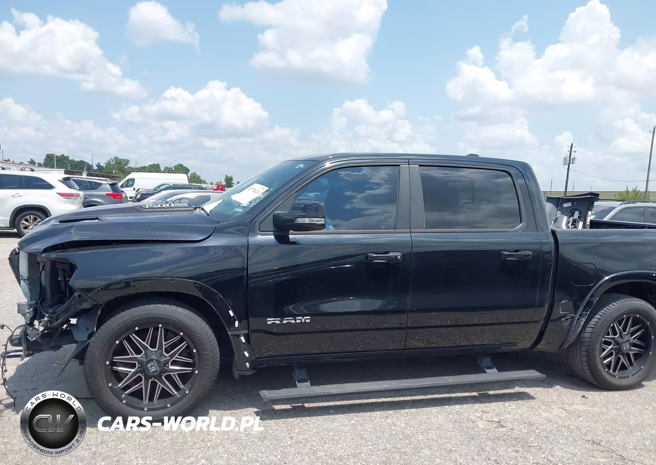 2019 Ram 1500 Laramie VIN:1C6SRFJT7KN612686 - 14