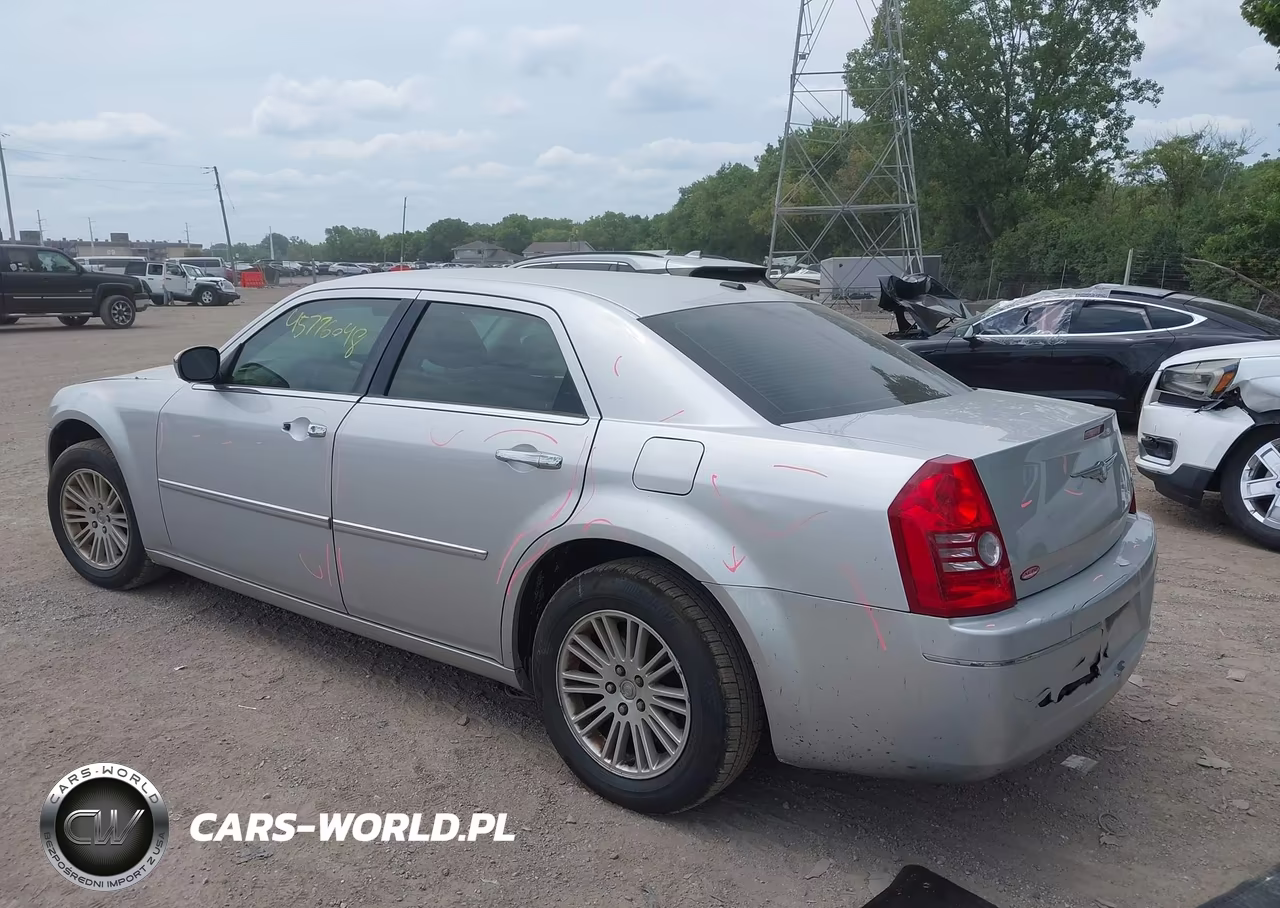 2010 Chrysler 300 Touring-Signature Series-Executive Series VIN:2C3CA5CV8AH191523 - 3
