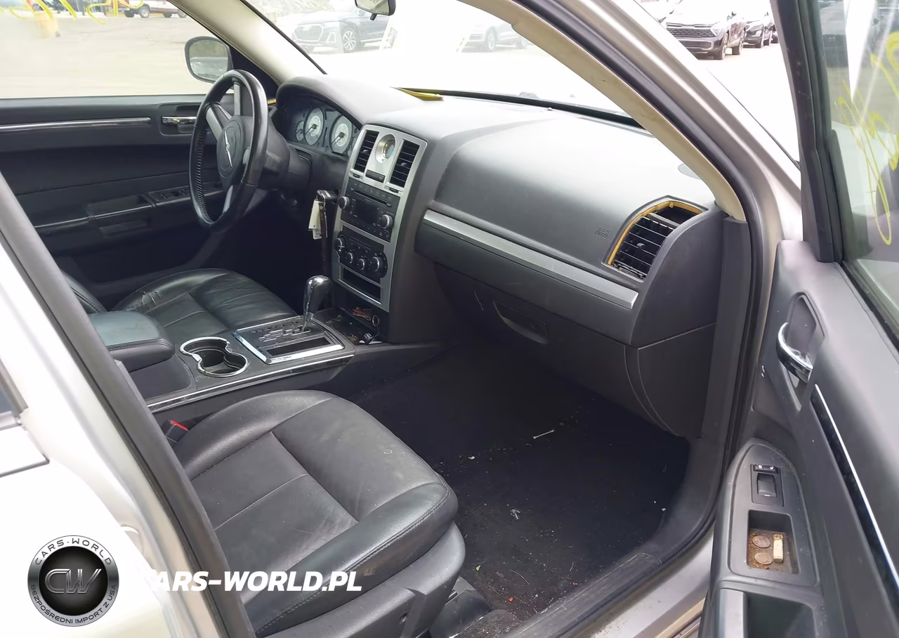 2010 Chrysler 300 Touring-Signature Series-Executive Series VIN:2C3CA5CV8AH191523 - 5