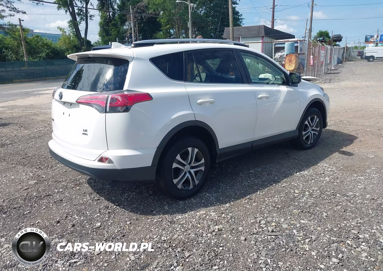 2017 Toyota Rav4 Le VIN:JTMBFREV0HJ171255 - 3