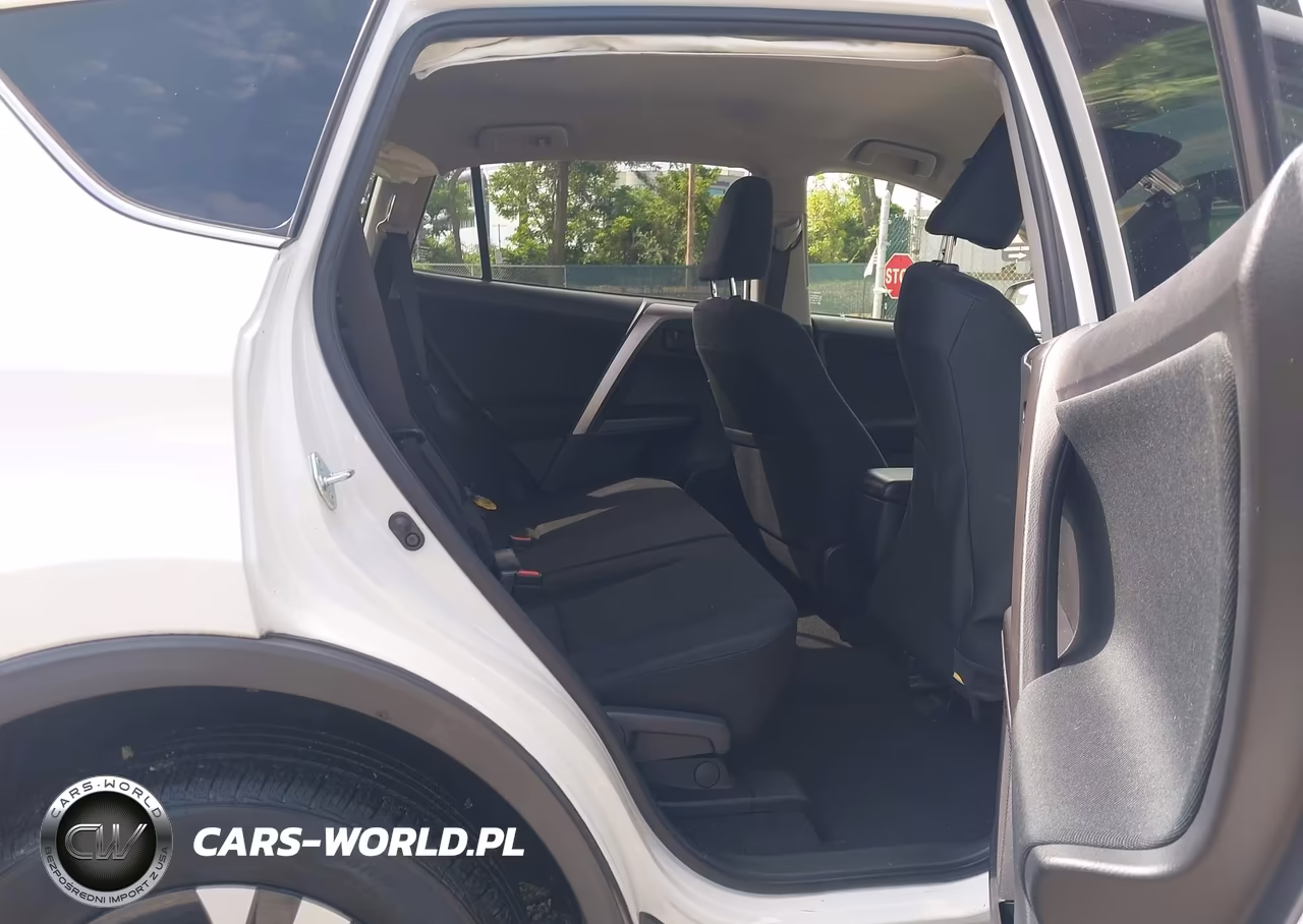2017 Toyota Rav4 Le VIN:JTMBFREV0HJ171255 - 5