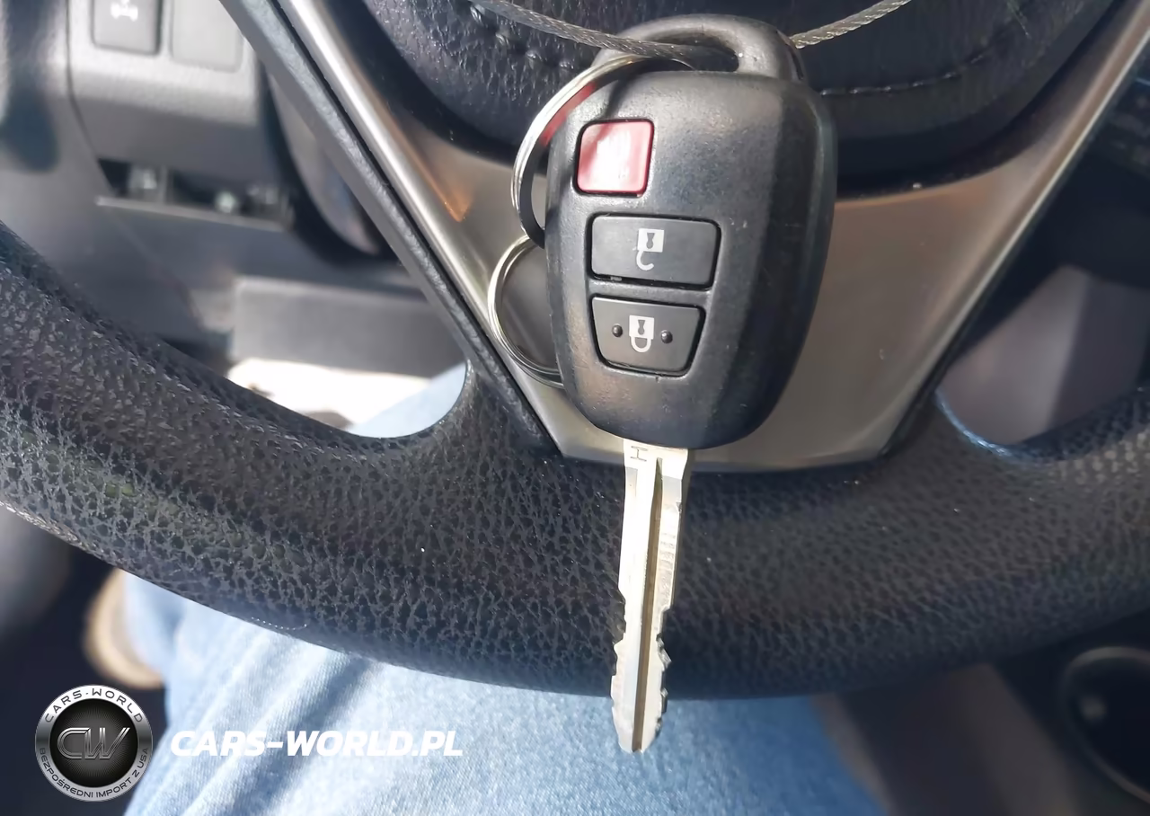 2017 Toyota Rav4 Le VIN:JTMBFREV0HJ171255 - 8