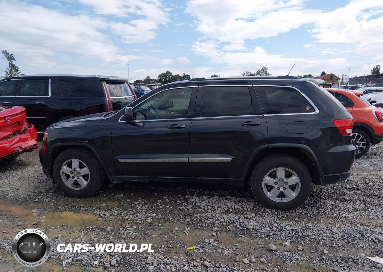 2011 Jeep Grand Cherokee Laredo VIN:1J4RR4GG3BC520261 - 14