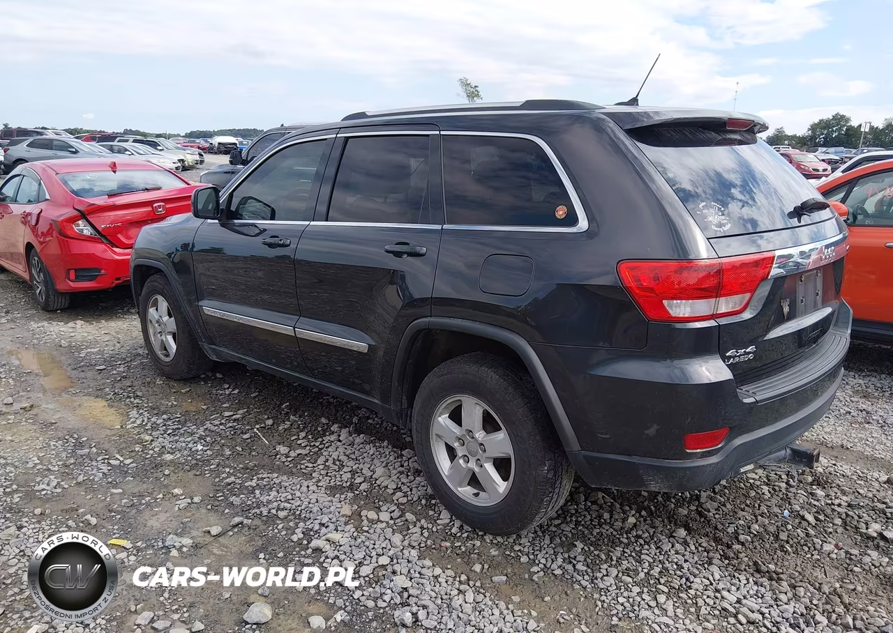 2011 Jeep Grand Cherokee Laredo VIN:1J4RR4GG3BC520261 - 3