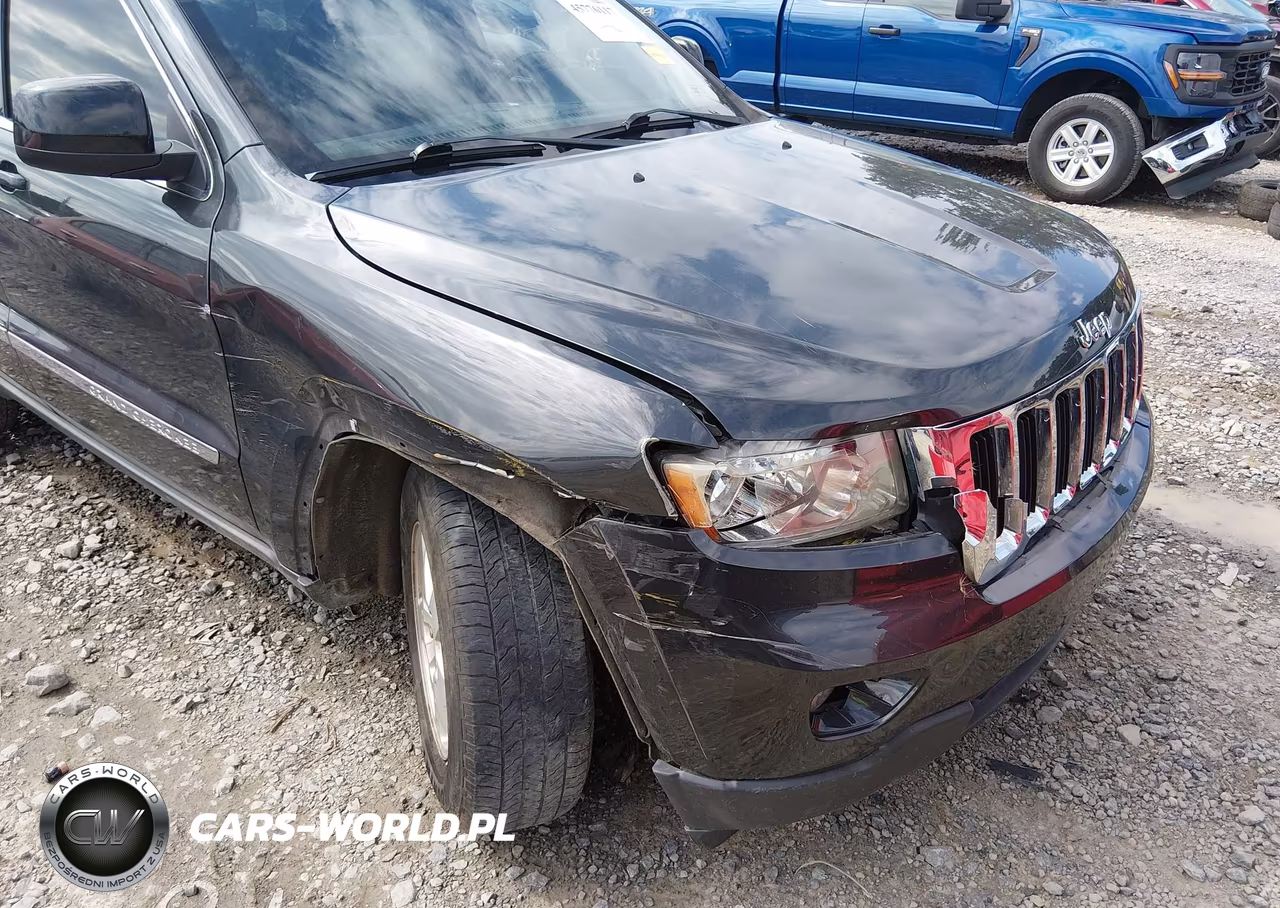 2011 Jeep Grand Cherokee Laredo VIN:1J4RR4GG3BC520261 - 6