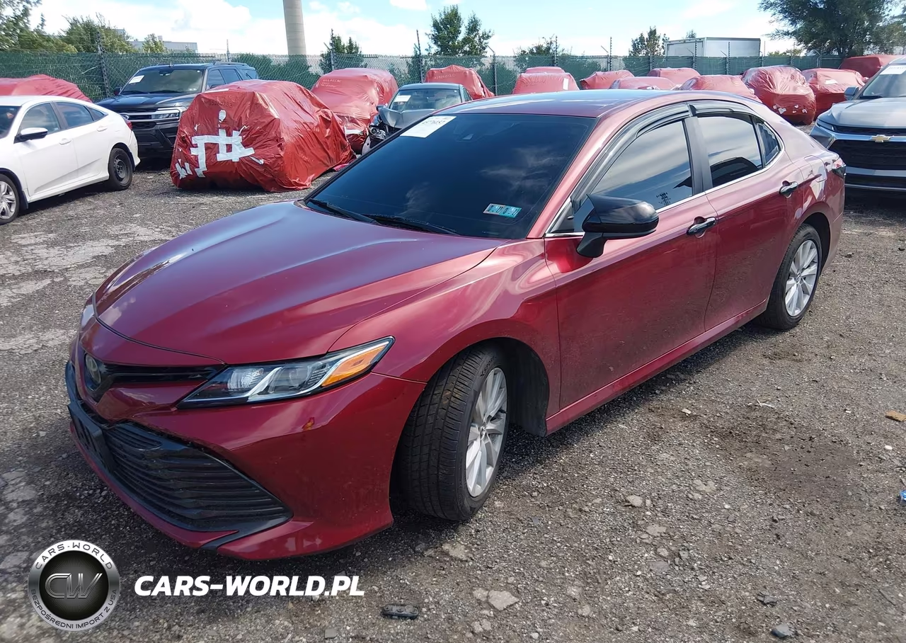 2019 Toyota Camry Le VIN:4T1B11HK2KU686759 - 2