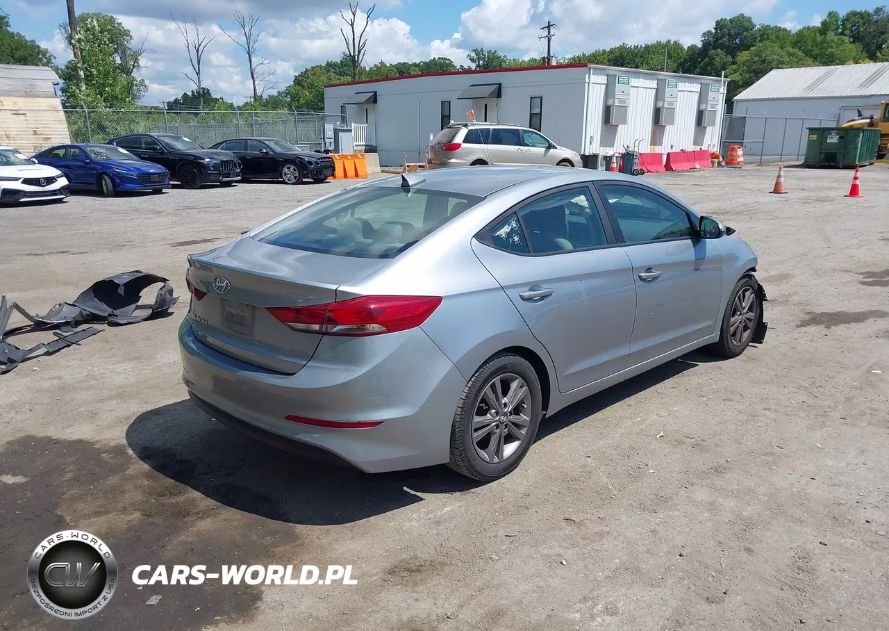 2017 Hyundai Elantra Se VIN:5NPD84LF4HH003595 - 4