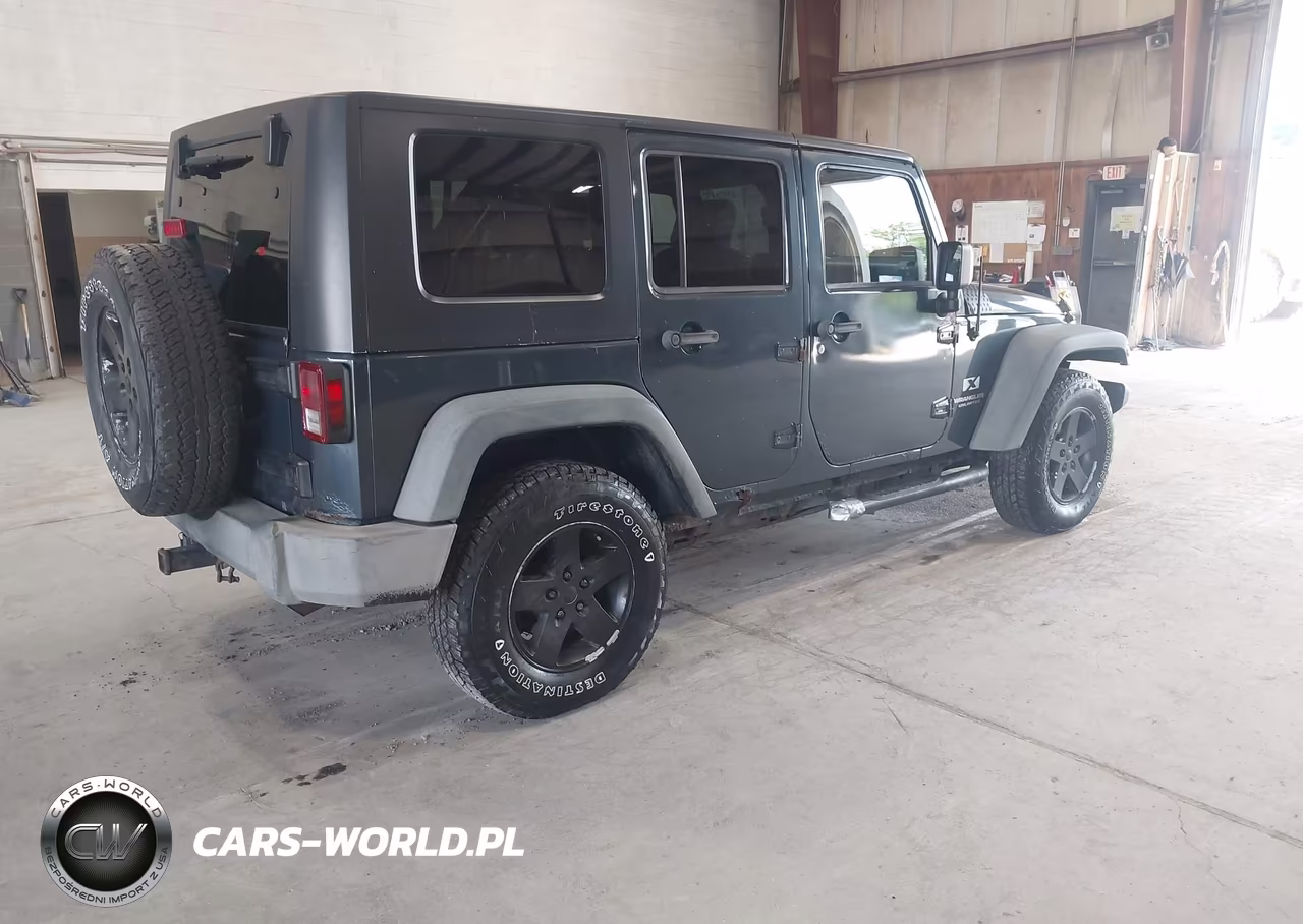 2008 Jeep Wrangler Unlimited X VIN:1J4GA39168L519793 - 4