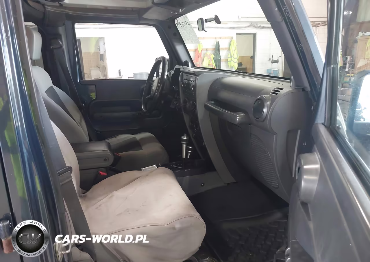 2008 Jeep Wrangler Unlimited X VIN:1J4GA39168L519793 - 5