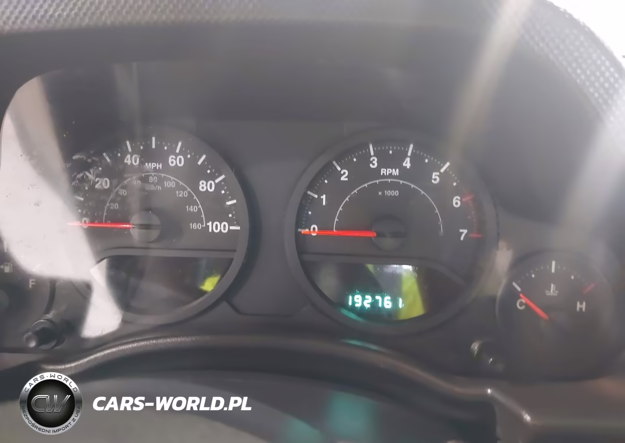 2008 Jeep Wrangler Unlimited X VIN:1J4GA39168L519793 - 7