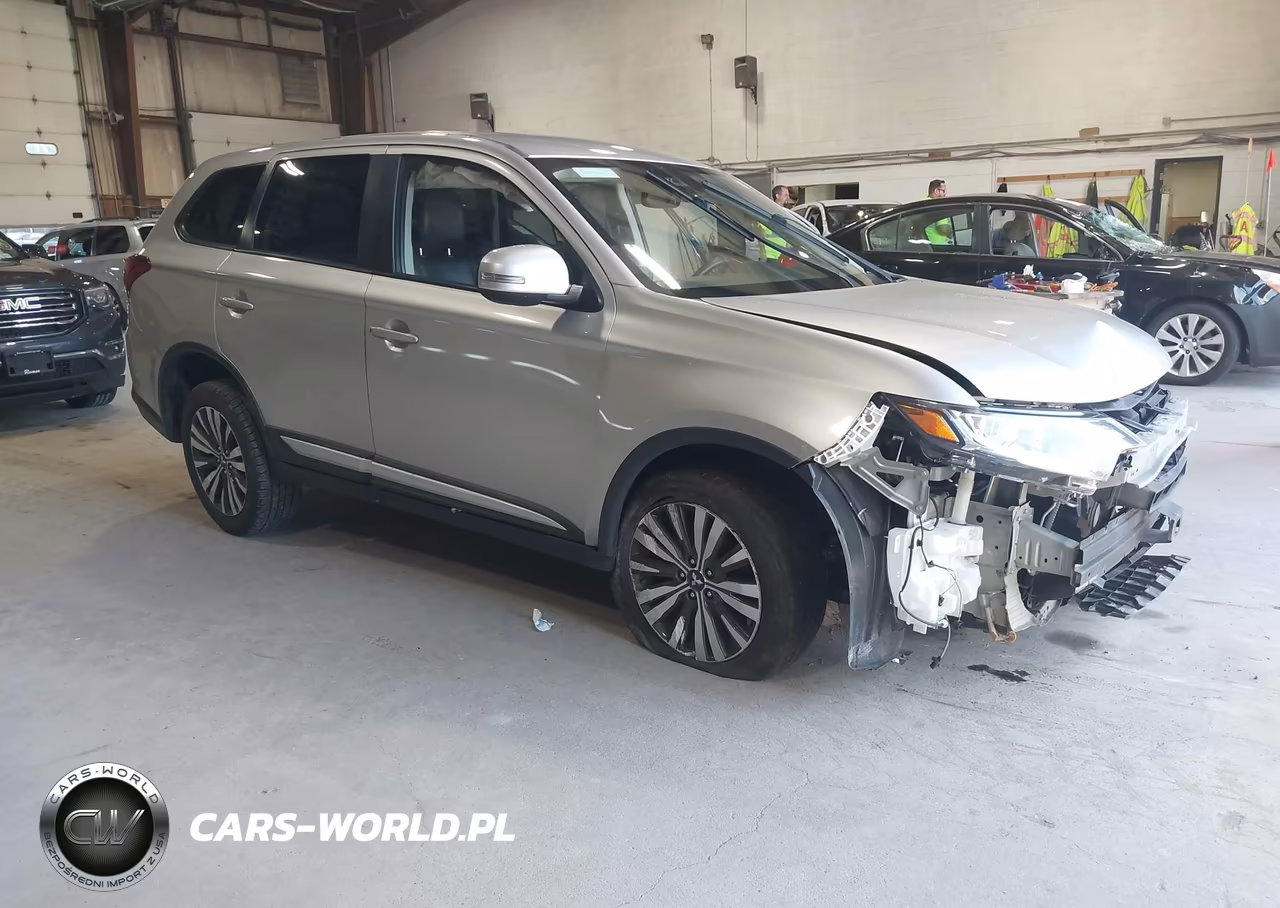 2020 Mitsubishi Outlander – zdjęcie 1 z 17