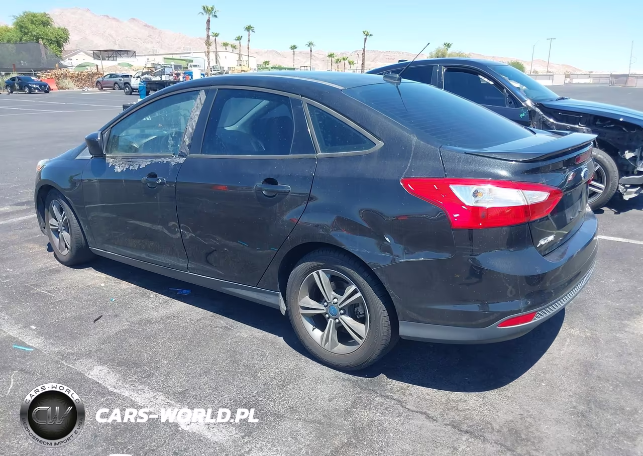 2012 Ford Focus Se VIN:1FAHP3F21CL302138 - 3