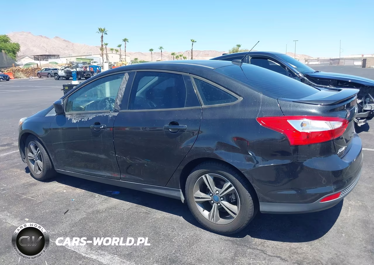 2012 Ford Focus Se VIN:1FAHP3F21CL302138 - 6