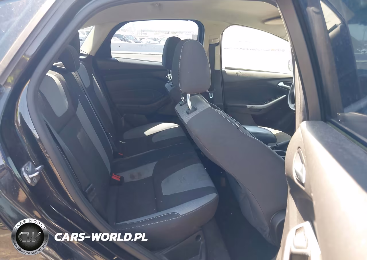 2012 Ford Focus Se VIN:1FAHP3F21CL302138 - 8