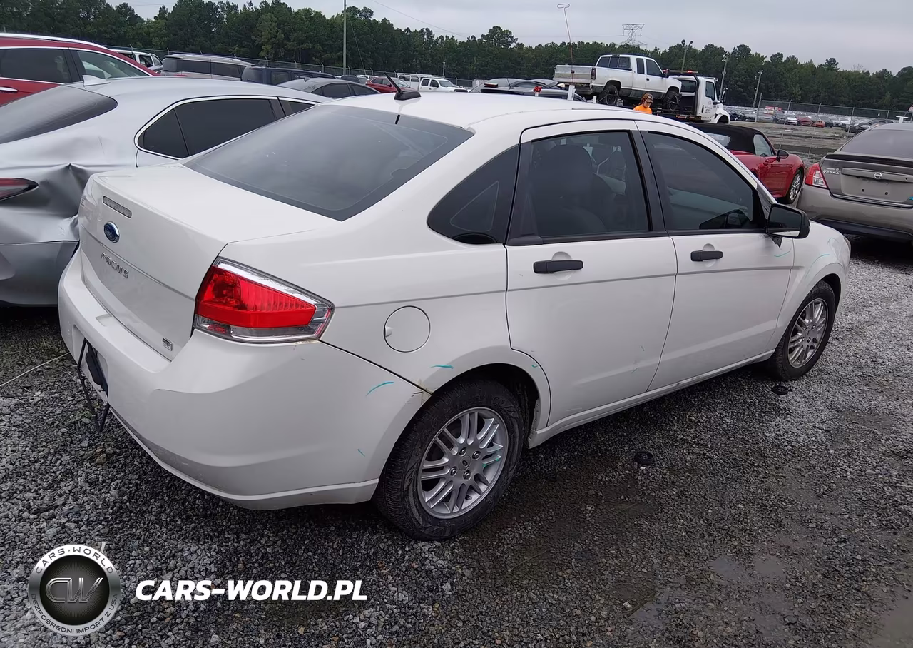 2010 Ford Focus Se VIN:1FAHP3FN5AW276973 - 4