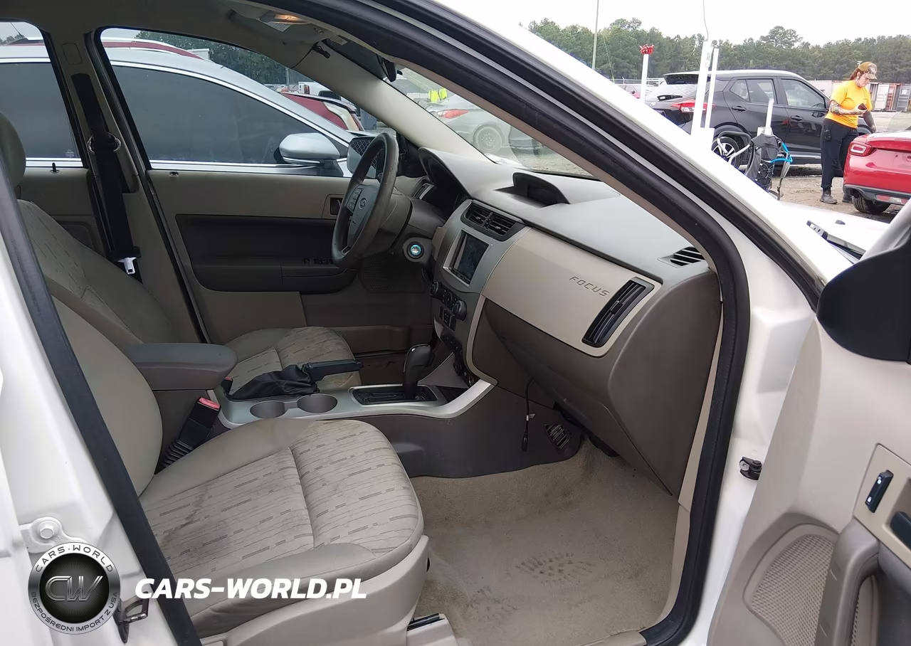 2010 Ford Focus Se VIN:1FAHP3FN5AW276973 - 5