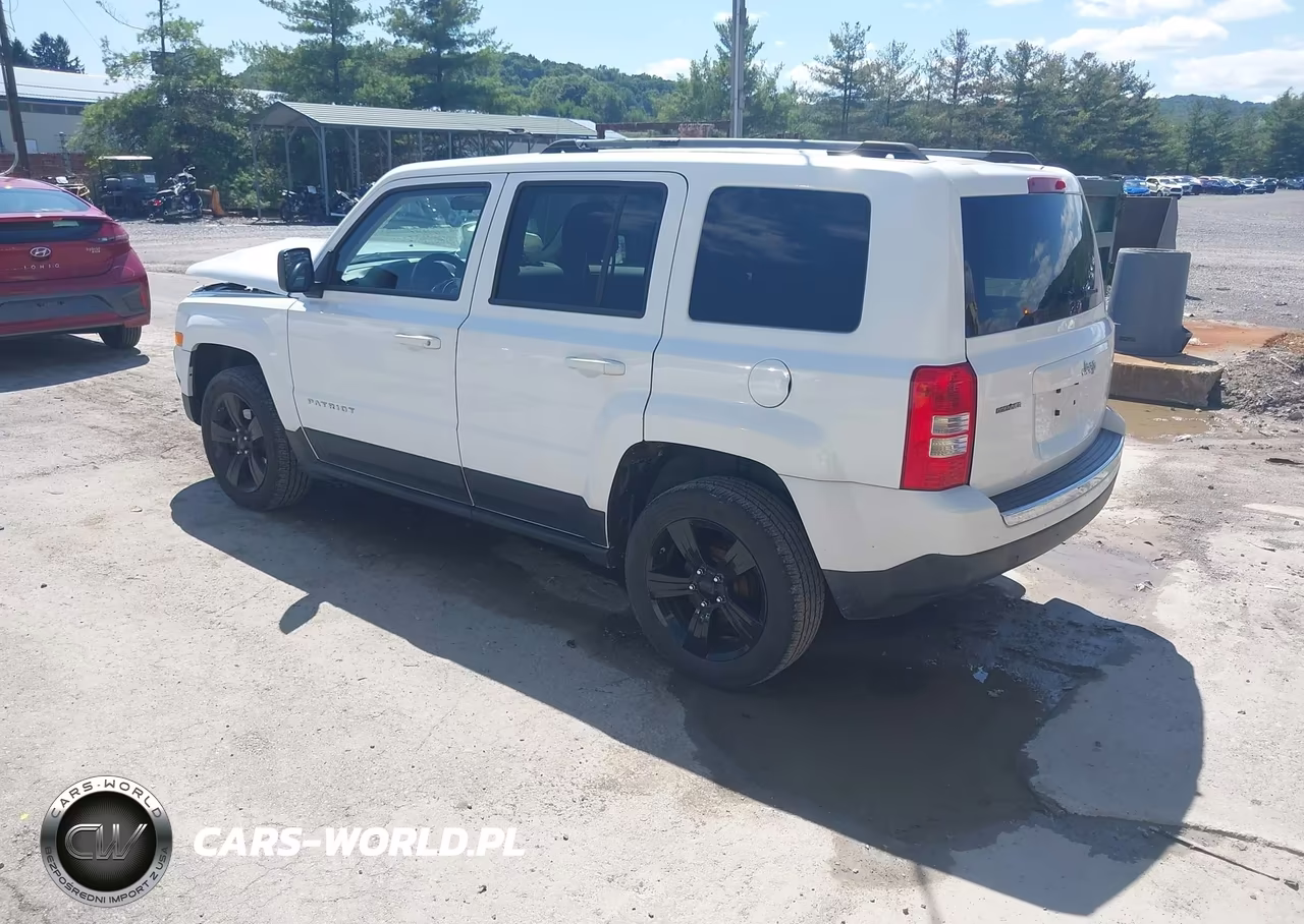 2012 Jeep Patriot Latitude VIN:1C4NJPFA3CD690450 - 3