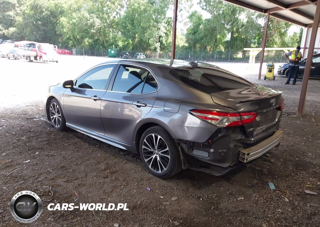 2020 Toyota Camry Se VIN:4T1G11AK3LU869766 - 3