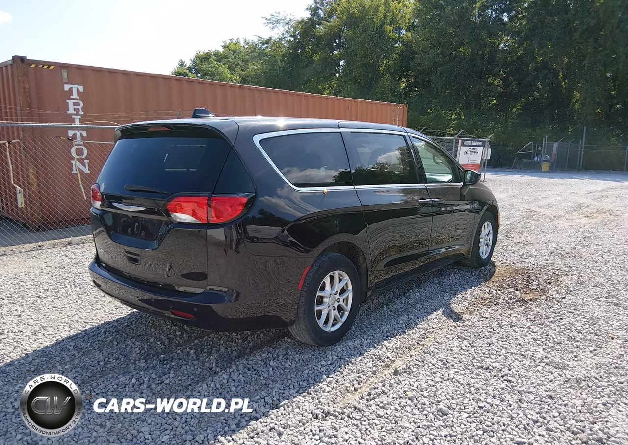 2017 Chrysler Pacifica Lx VIN:2C4RC1CG2HR627460 - 4