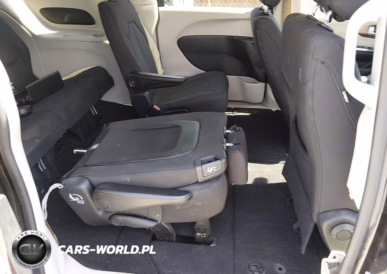 2017 Chrysler Pacifica Lx VIN:2C4RC1CG2HR627460 - 8