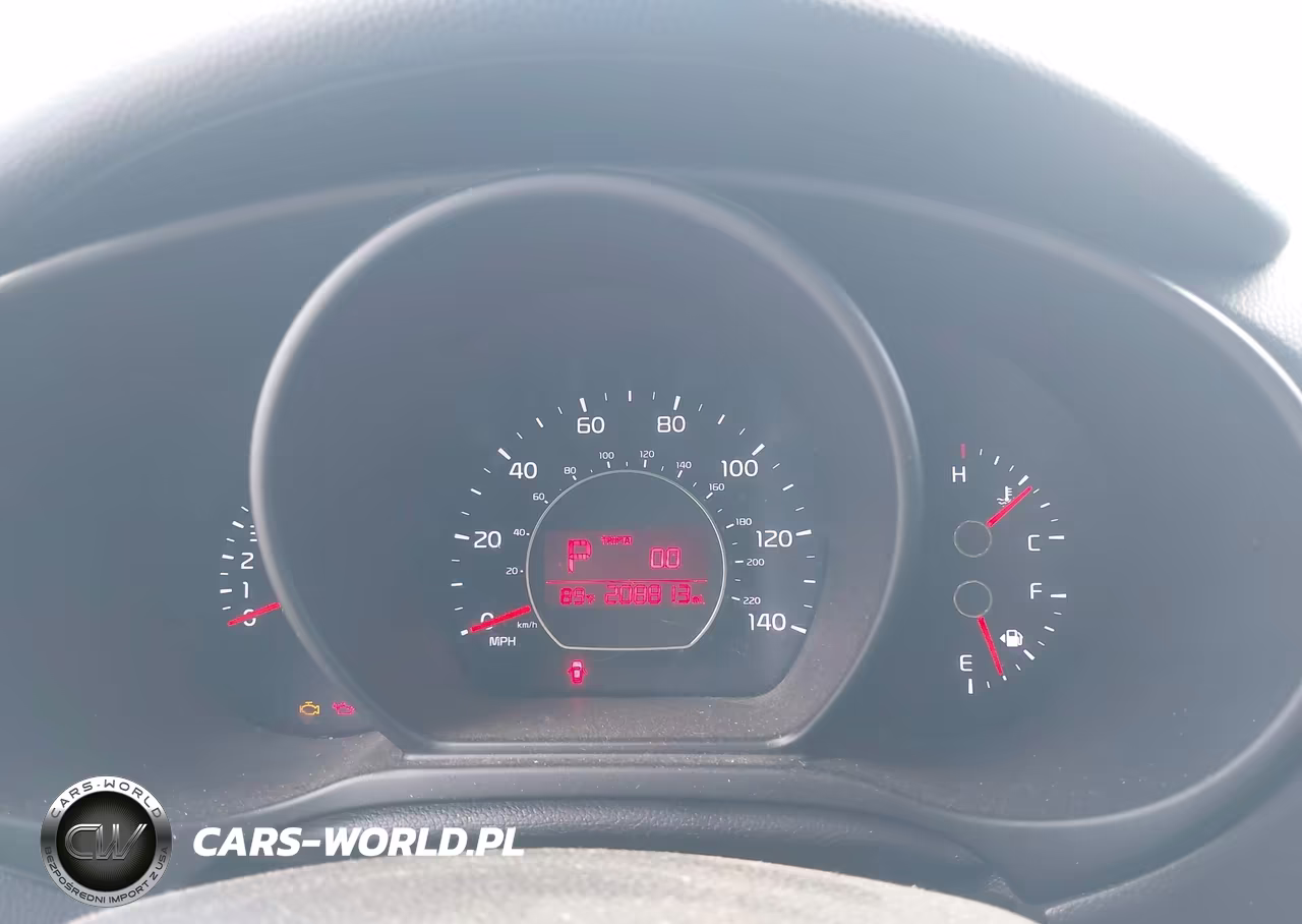 2016 Kia Soul + VIN:KNDJP3A52G7821789 - 7