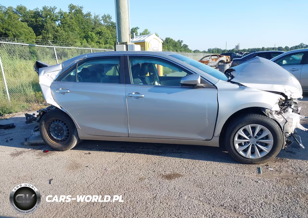 2016 Toyota Camry Le VIN:4T4BF1FK5GR535576 - 14