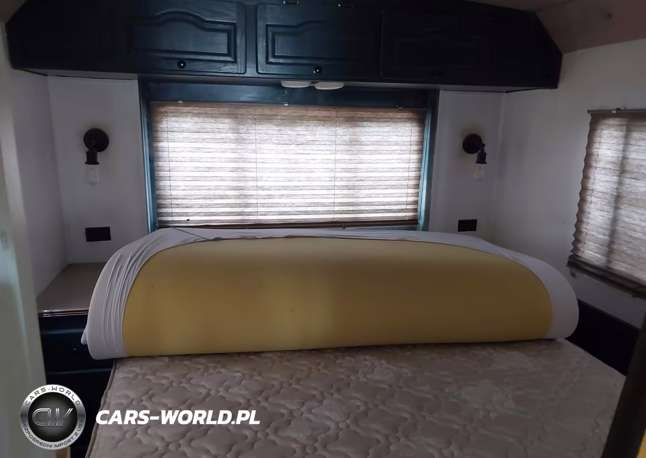 1994 Spartan Motors Motorhome VIN:4S7PT9J15RC013077 - 8