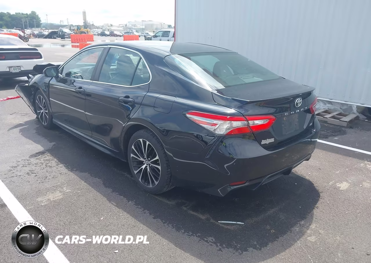 2018 Toyota Camry Se VIN:4T1B11HK0JU048167 - 3