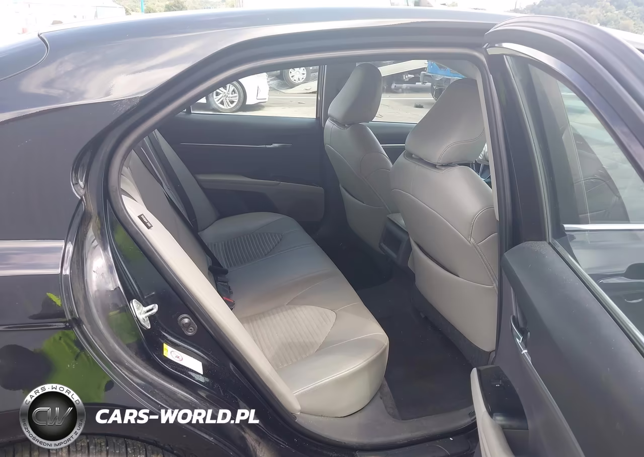 2018 Toyota Camry Se VIN:4T1B11HK0JU048167 - 8