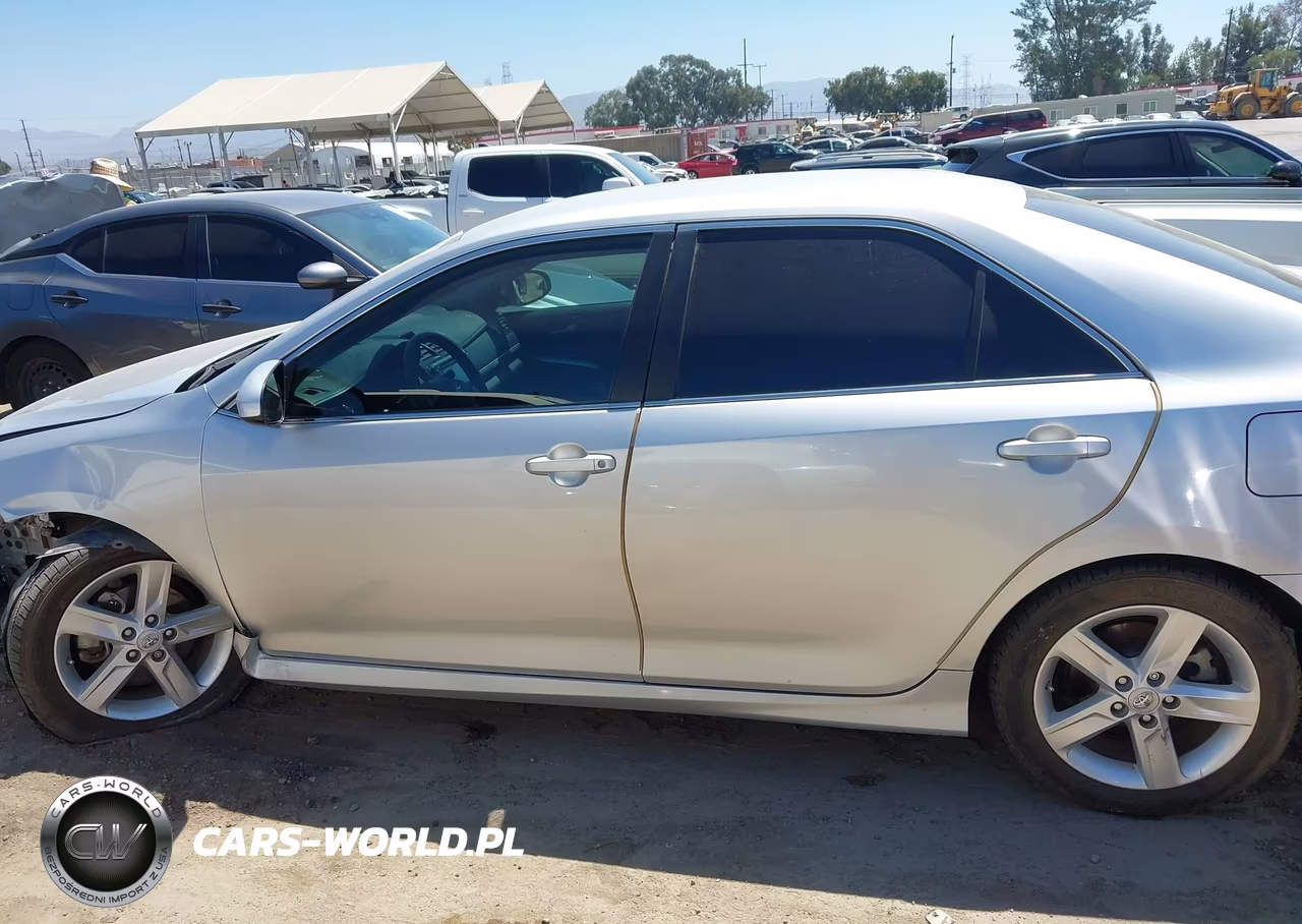 2014 Toyota Camry Se VIN:4T1BF1FK3EU759646 - 14