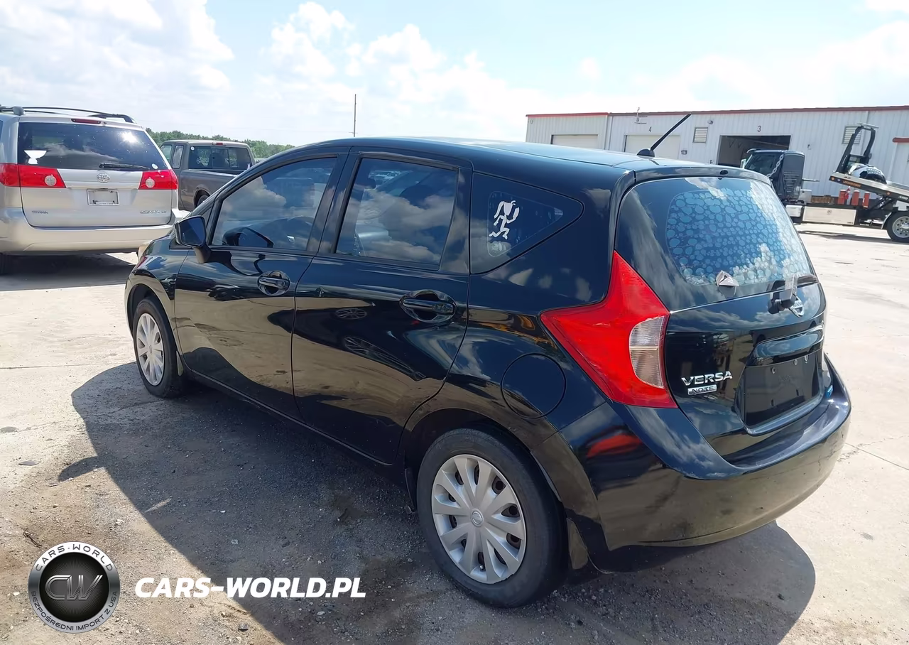2015 Nissan Versa Note S Plus VIN:3N1CE2CP4FL370806 - 3