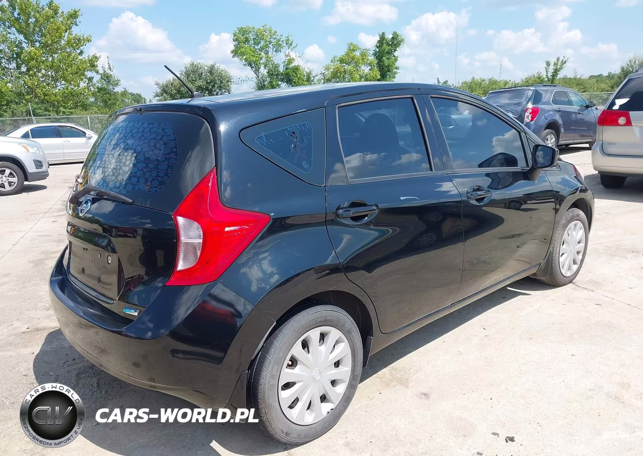 2015 Nissan Versa Note S Plus VIN:3N1CE2CP4FL370806 - 4