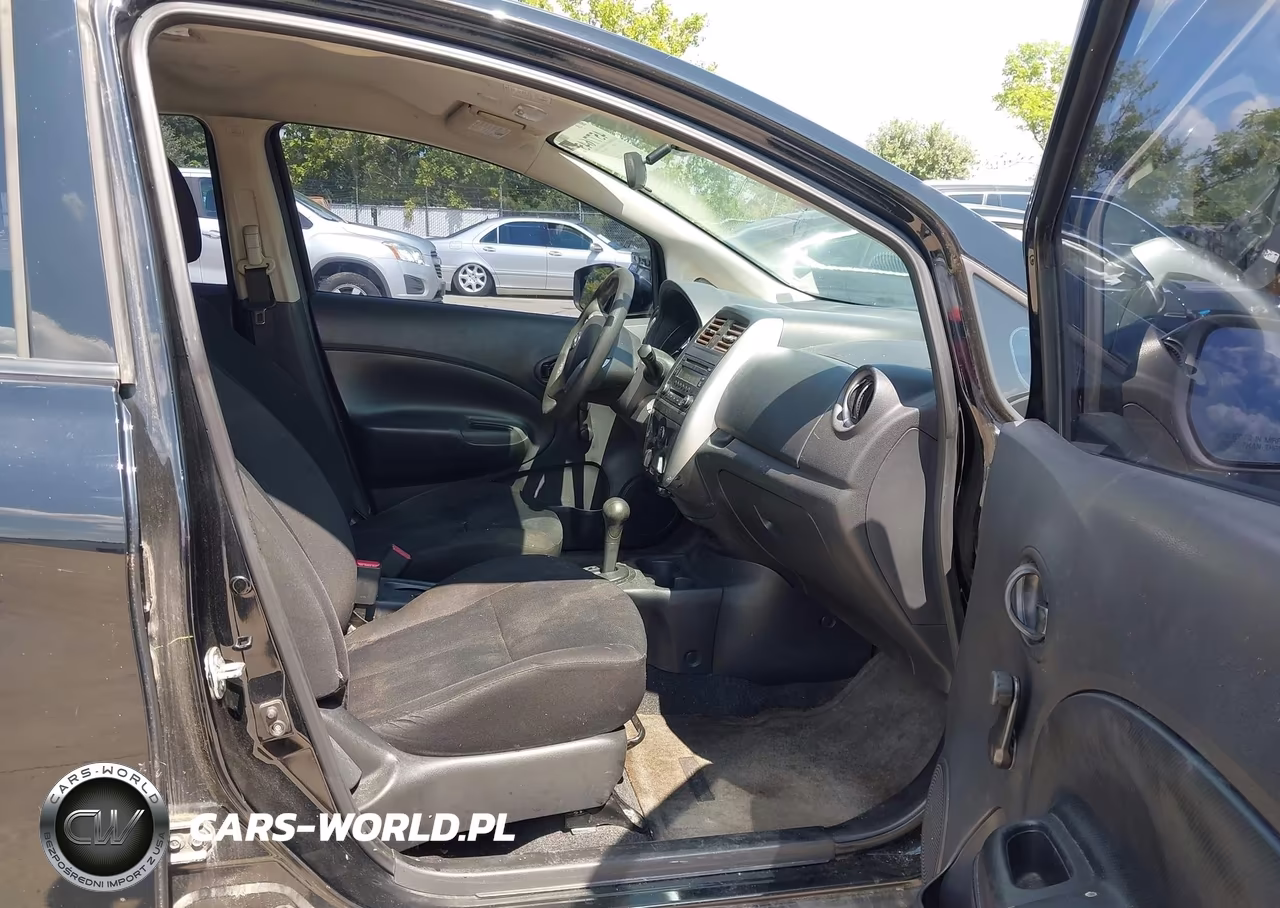 2015 Nissan Versa Note S Plus VIN:3N1CE2CP4FL370806 - 5