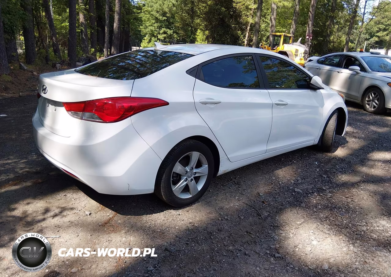 2013 Hyundai Elantra Gls VIN:5NPDH4AE1DH352007 - 4