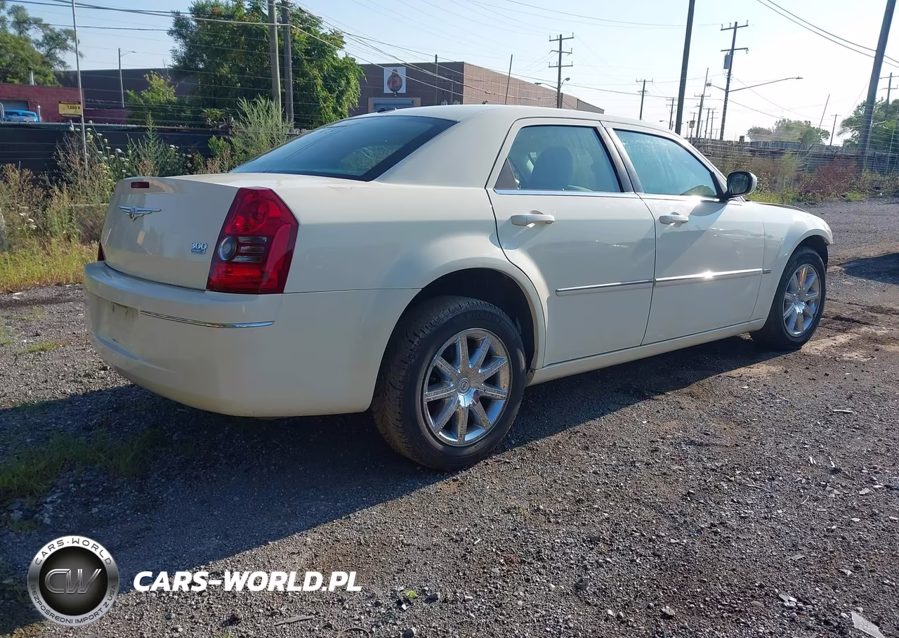 2009 Chrysler 300 Touring-Signature Series-Executive Series VIN:2C3KA53V69H601050 - 4