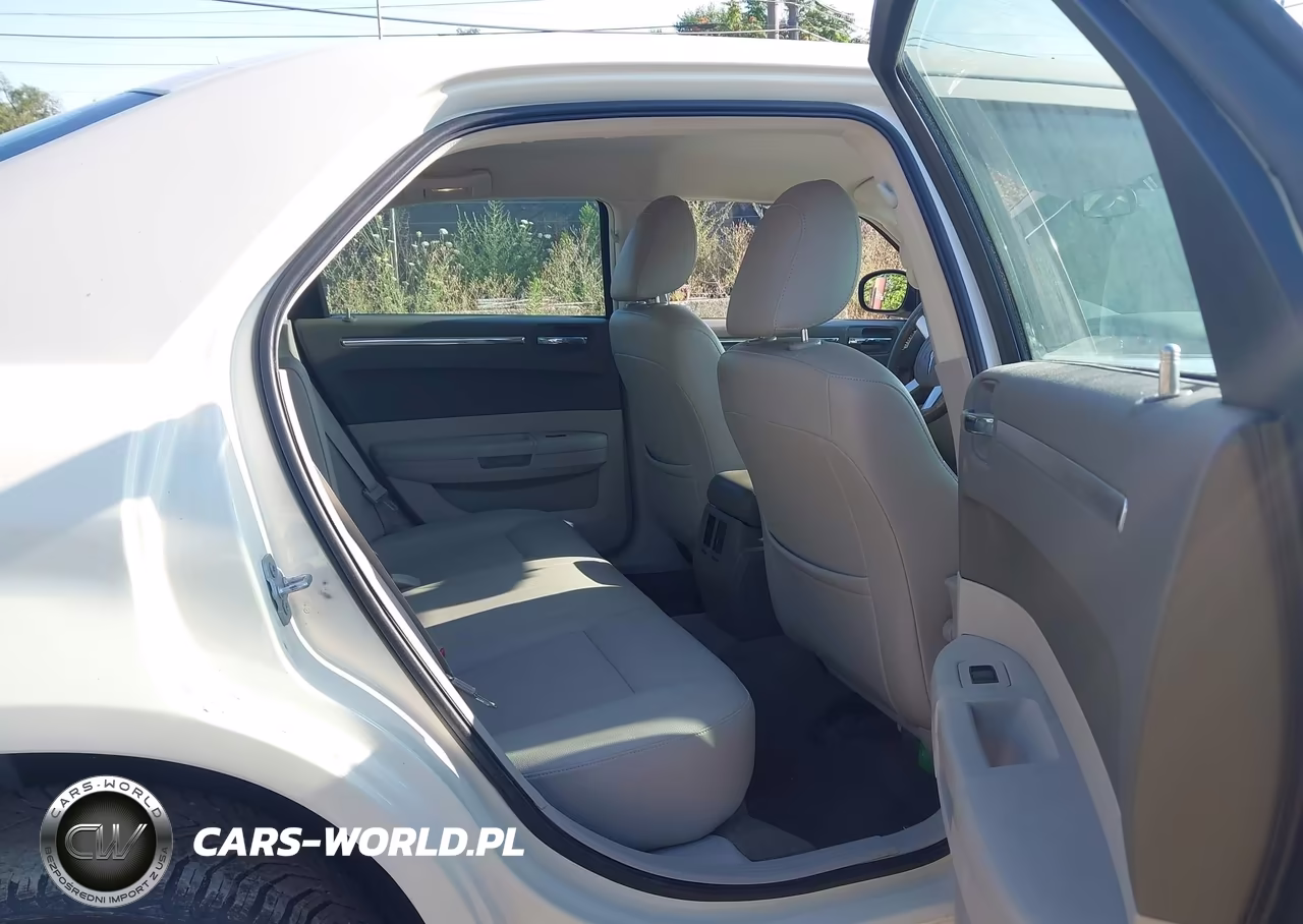 2009 Chrysler 300 Touring-Signature Series-Executive Series VIN:2C3KA53V69H601050 - 8
