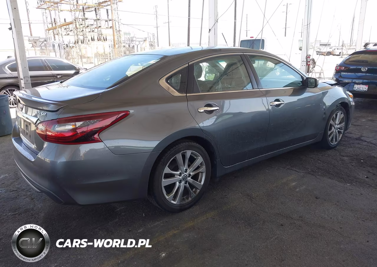 2017 Nissan Altima 3.5 Sr VIN:1N4BL3AP7HC152192 - 4