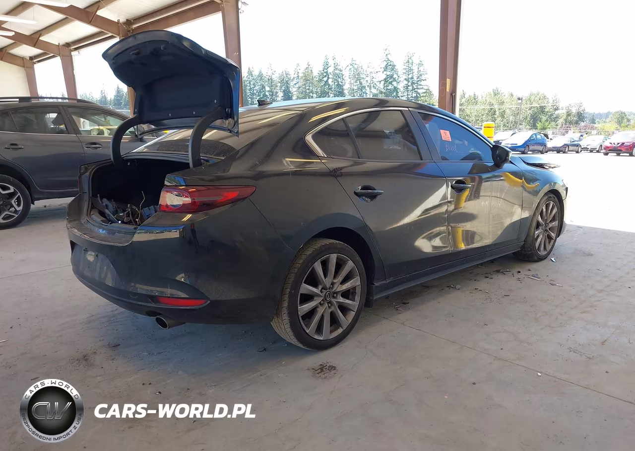 2019 Mazda 3 Preferred Plus VIN:JM1BPACL0K1111418 - 4