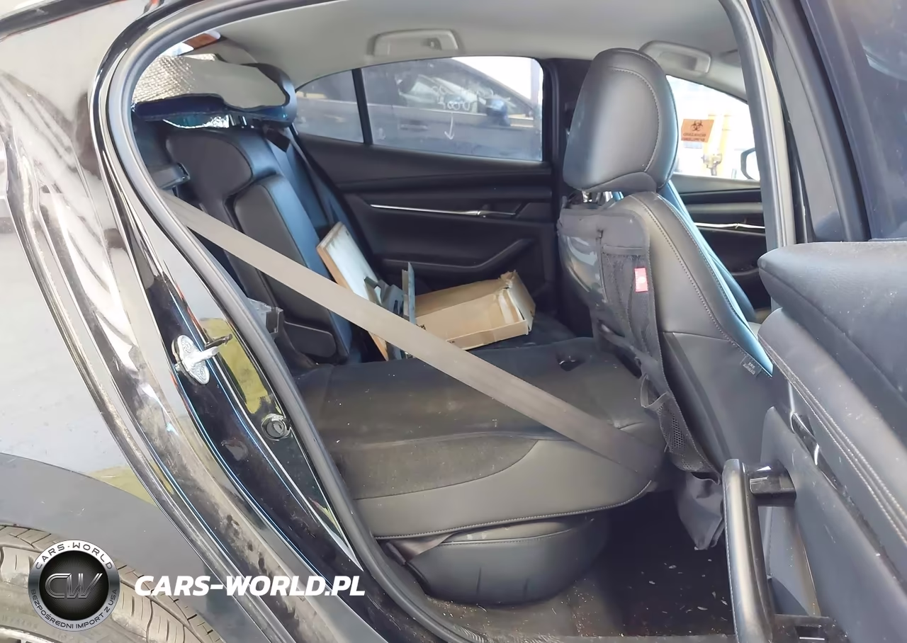 2019 Mazda 3 Preferred Plus VIN:JM1BPACL0K1111418 - 8