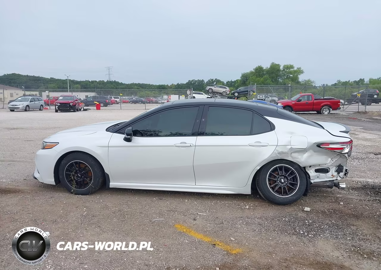 2018 Toyota Camry Xse VIN:4T1B61HK1JU156749 - 14