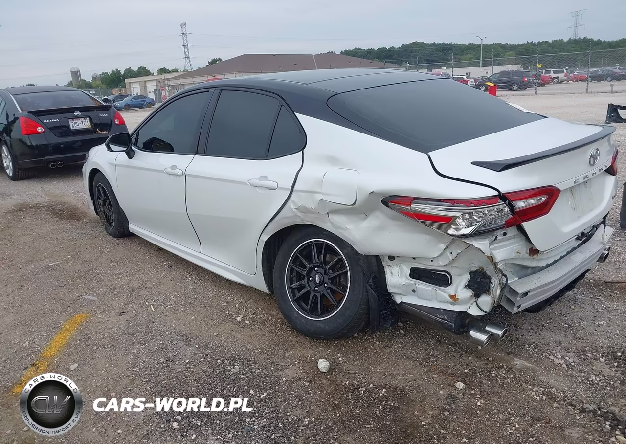 2018 Toyota Camry Xse VIN:4T1B61HK1JU156749 - 3