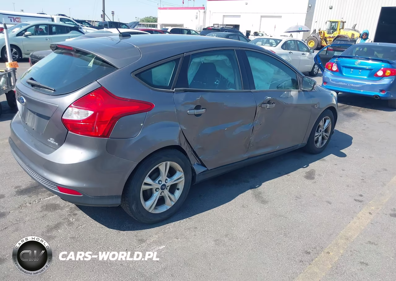 2013 Ford Focus Se VIN:1FADP3K24DL325547 - 4