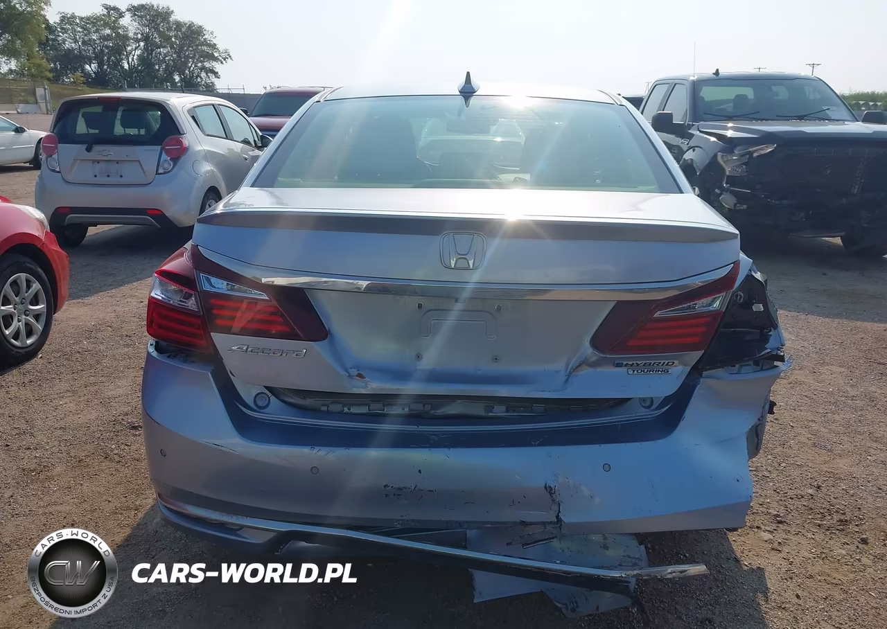 2017 Honda Accord Hybrid Touring VIN:JHMCR6F74HC025647 - 17