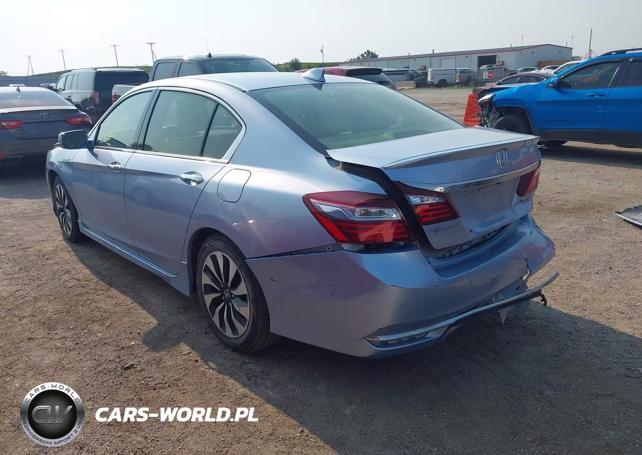 2017 Honda Accord Hybrid Touring VIN:JHMCR6F74HC025647 - 3