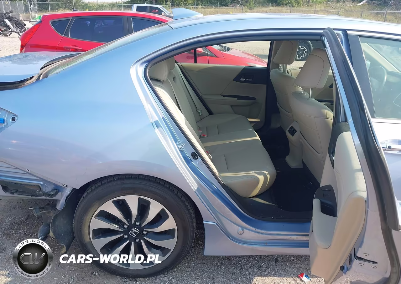 2017 Honda Accord Hybrid Touring VIN:JHMCR6F74HC025647 - 8