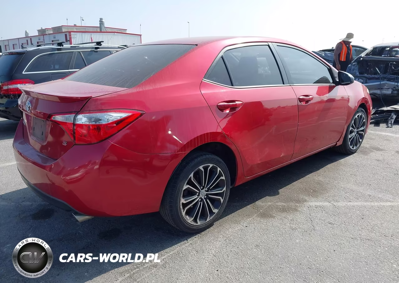 2015 Toyota Corolla S Plus VIN:5YFBURHE8FP353568 - 4