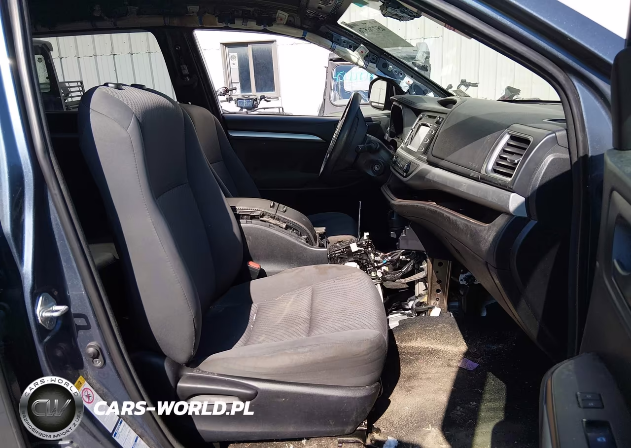2018 Toyota Highlander Le VIN:5TDBZRFH2JS868287 - 5