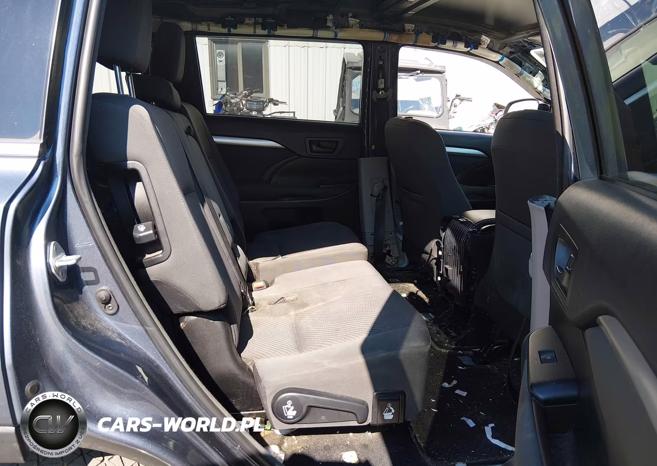 2018 Toyota Highlander Le VIN:5TDBZRFH2JS868287 - 8